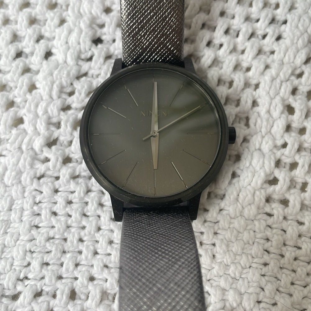 Women’s Nixon Kensington Watch - Picture 2 of 3